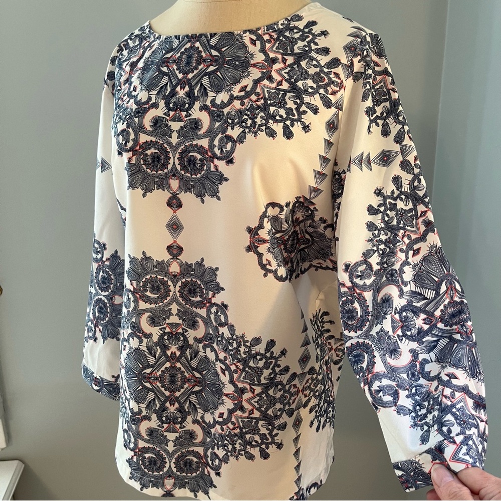 Abstract Paisley Top - Picture 3 of 10